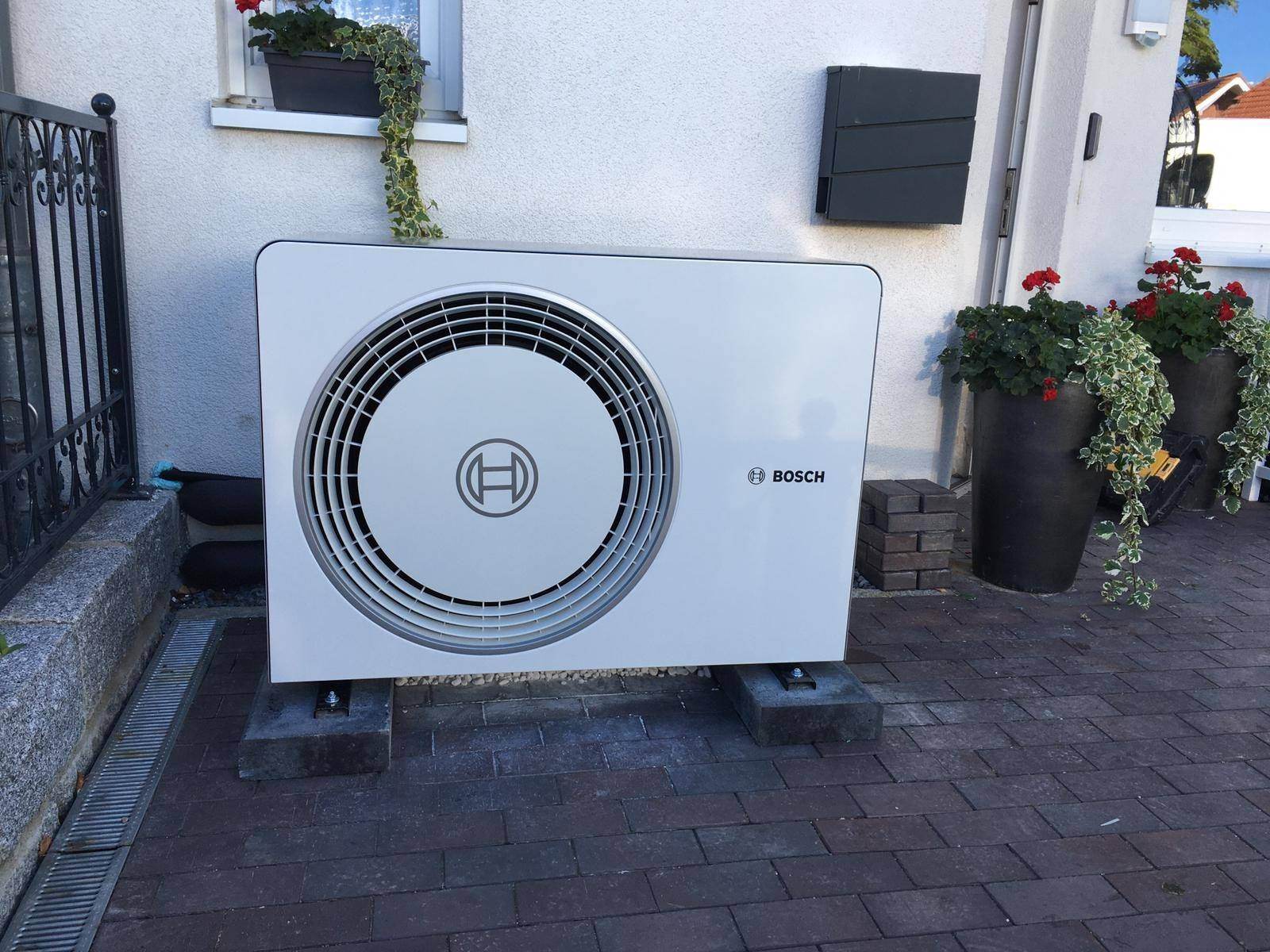 Bosch Außeneinheit mit Servicezugang in Hagen-Boele